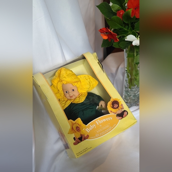 NIB Anne Geddes Daffodil 🌼 Doll 9" - Picture 2 of 9